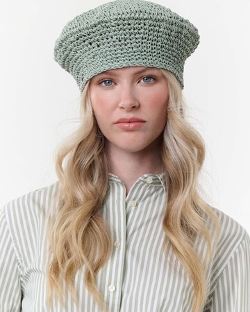 LOEVENICH Beanie in Green: front