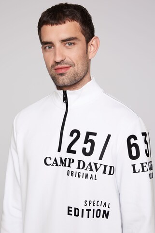 CAMP DAVID Sweatshirt in Weiß