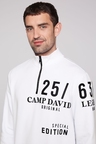 CAMP DAVID Sweatshirt in Weiß