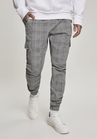 Urban Classics Tapered Cargo Pants in Grey: front