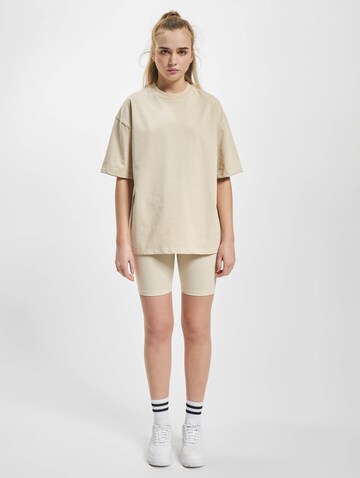 DEF Skinny Shorts in Beige