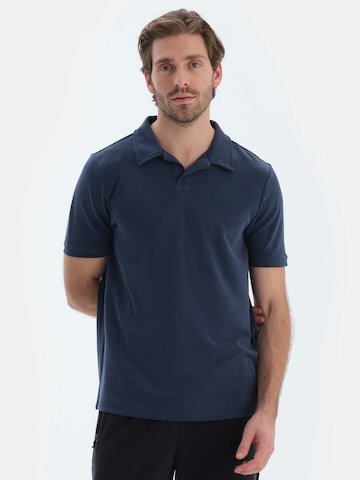Dagi Shirt in Blue: front