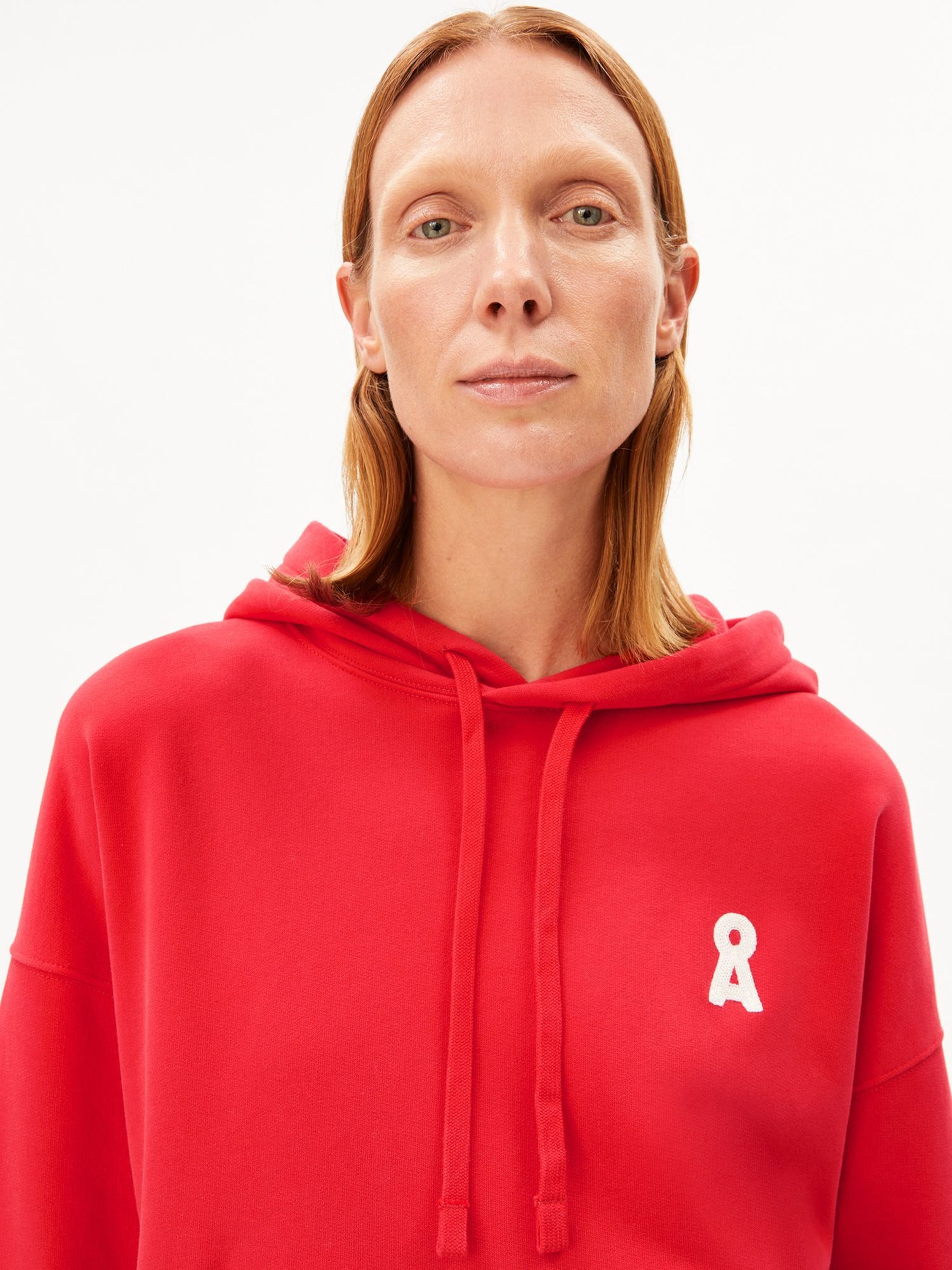 ARMEDANGELS Kapuzenpullover ICONIC Å FRANISARAA in Rot: Vorderseite