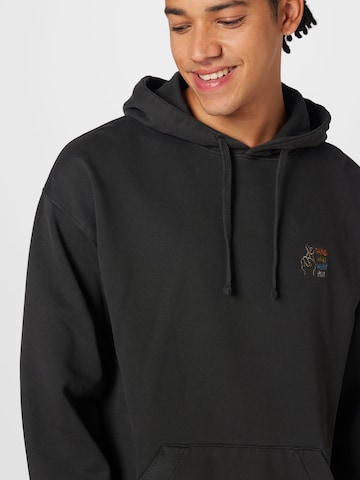 Revolution Sweatshirt in Schwarz