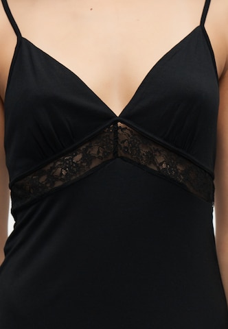 Déshabillé 'Allure' TRIUMPH en noir
