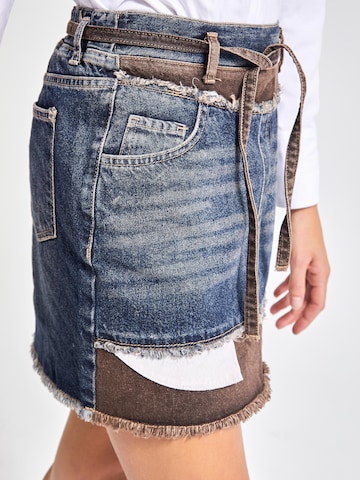 Jupe 'Layered Mini Denim Skirt' IT'S BASIC en bleu