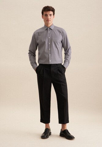 Coupe regular Chemise business SEIDENSTICKER en gris