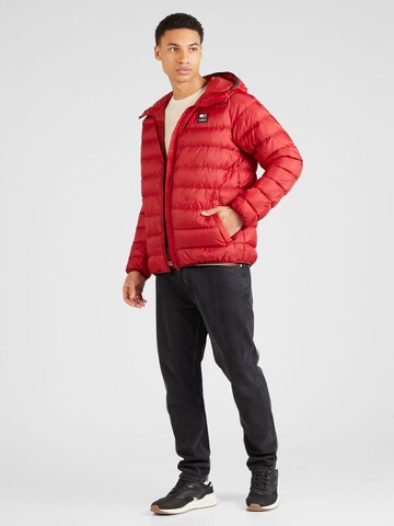 Tommy Jeans - Casaco de inverno em vermelho