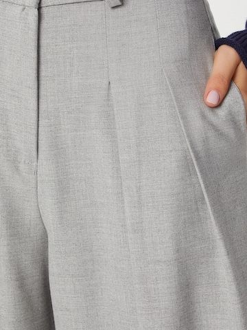Happiness İstanbul Barrel Pleat-front trousers in Grey