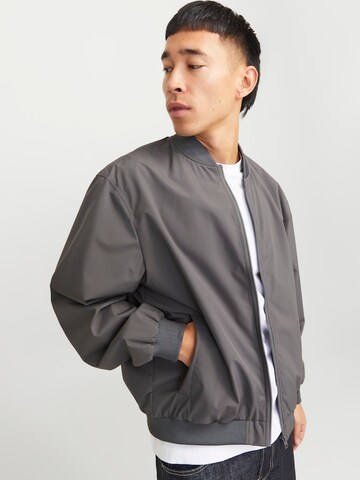 JACK & JONES Átmeneti dzseki 'JJECharge' - szürke