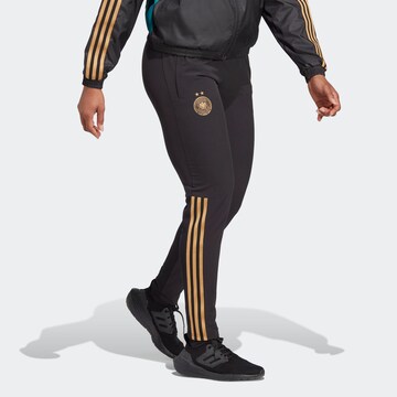 Slimfit Pantaloni sportivi 'DFB Tiro 23' di ADIDAS PERFORMANCE in nero: frontale