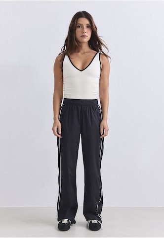 Loosefit Pantaloni sportivi 'Balance' di Aim'n in nero: frontale