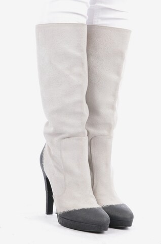 CHANEL Dress Boots in 39 in Grey: front