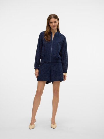 VERO MODA Демисезонная куртка 'VMHay' в Синий
