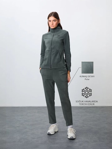 Survêtement Tommy Life en vert : devant