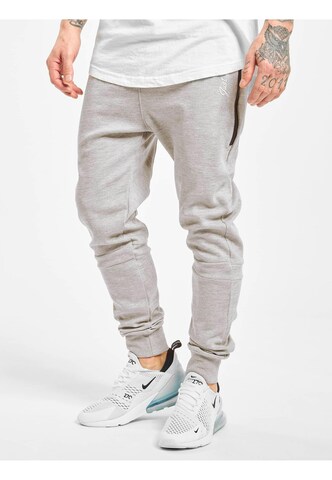 Urban Classics Tapered Hose in Grau: Vorderseite