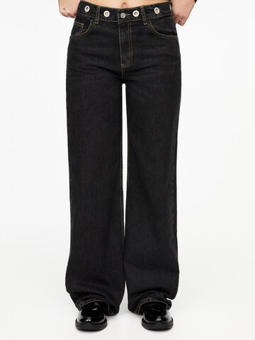 Pull&Bear Loose fit Jeans in Grey: front