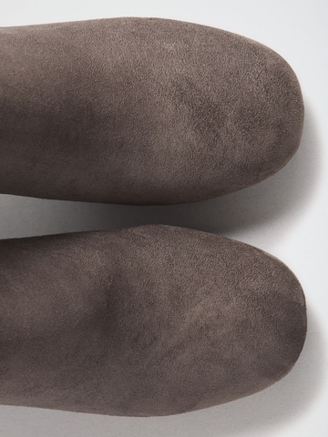 Lipsy Stiefel in Grau