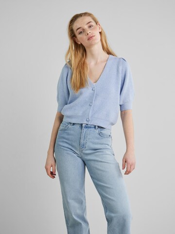 PIECES Strickjacke 'Hisa' in Blau: Vorderseite