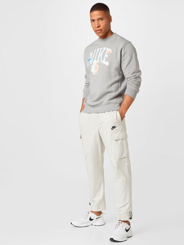 Nike Sportswear Sweatshirt in Grey