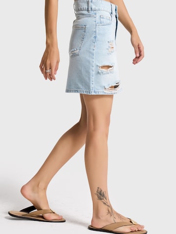 Jupe 'RIPPED MINI DENIM SKIRT' IT'S BASIC en bleu