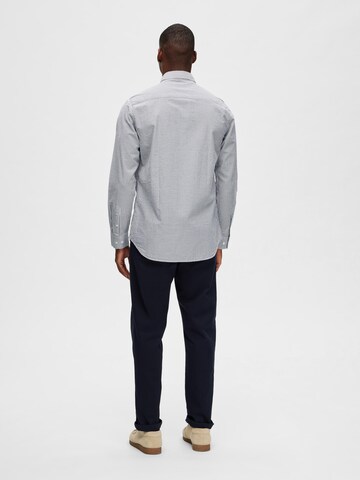 Coupe regular Chemise 'Reil' SELECTED en gris