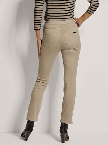 MADELEINE Tapered Jeans in Beige