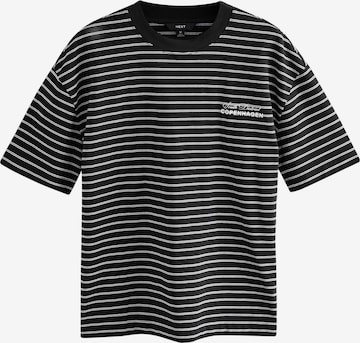 Next T-shirt i svart: framsida