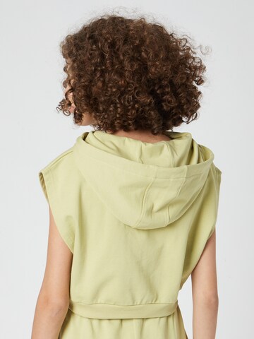 Sweat-shirt 'Alesa' ABOUT YOU x Swalina&Linus en vert