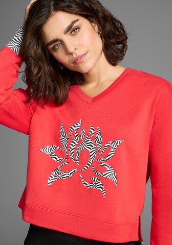 LAURA SCOTT Sweatshirt in Red