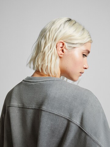 Bershka Sweatshirt in Grau