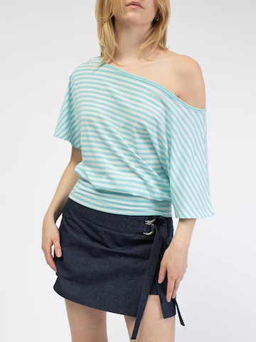 BROKE + SCHÖN Shirt 'Gestreiftes Offshoulder T-Shirt'‌ in Blau