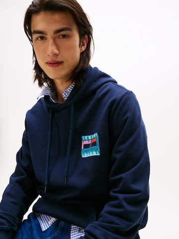 Tommy Jeans Collegepaita värissä sininen
