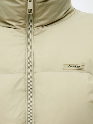 Geacă de iarnă de la Calvin Klein pe verde