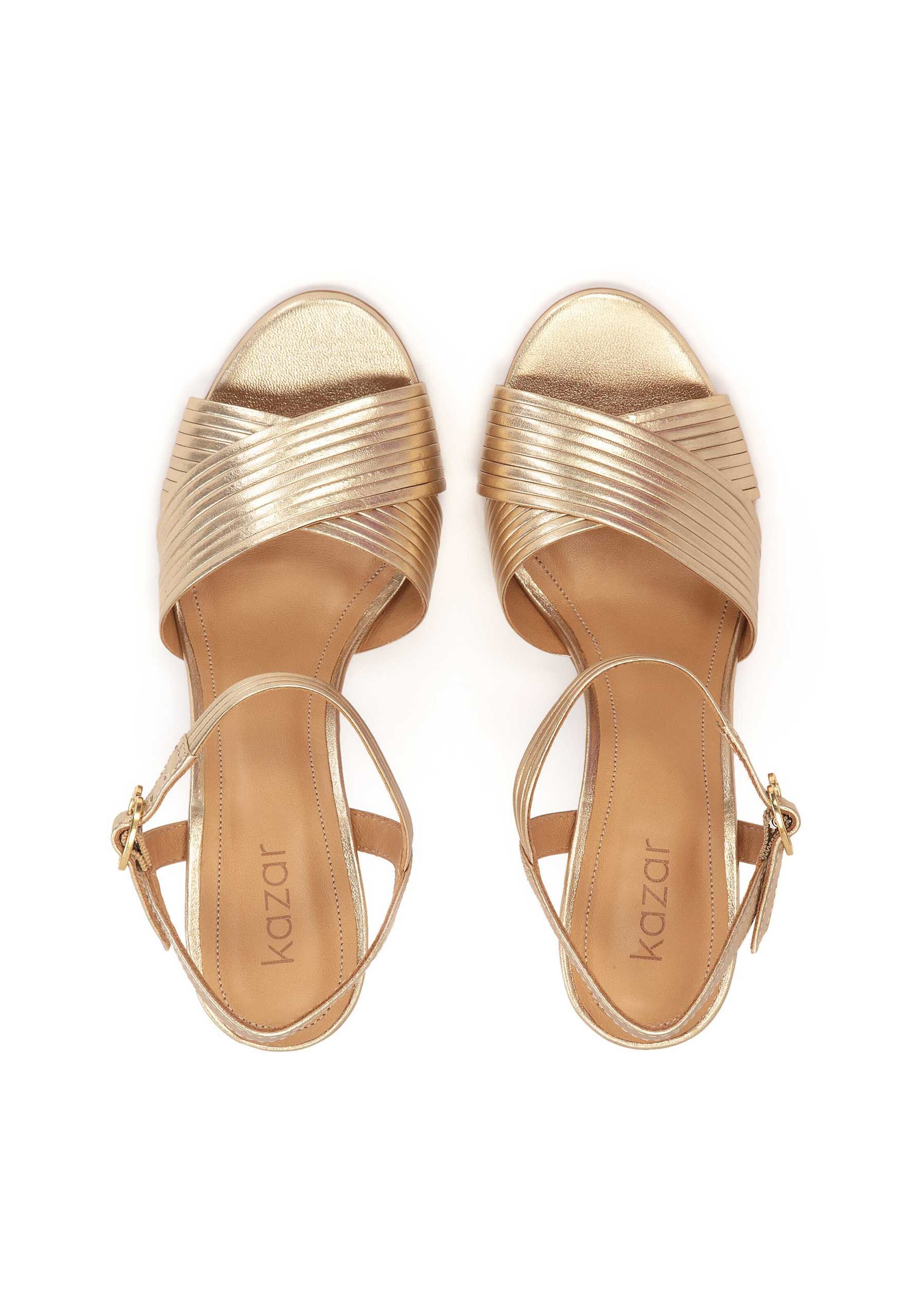 Sandalo con cinturino di Kazar in oro