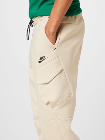 Nike Sportswear Slim fit Cargo Pants in Brown