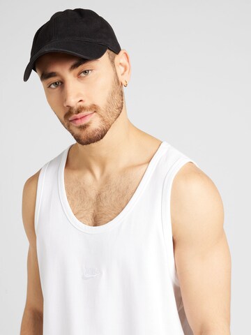 Nike Sportswear Bluser & t-shirts 'ESSENTIAL' i hvid