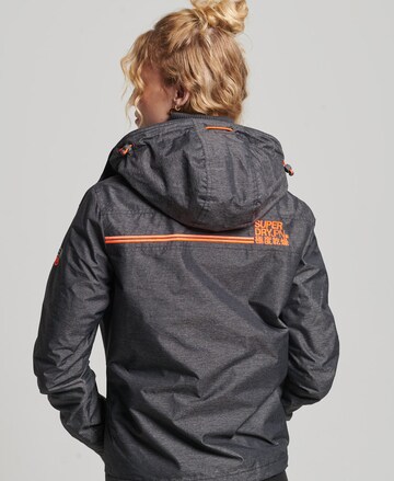 Superdry Funktionsjacke 'Pop Arctic' in Grau