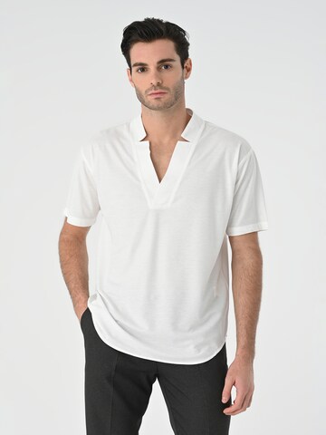Antioch Regular fit Button Up Shirt in White: front
