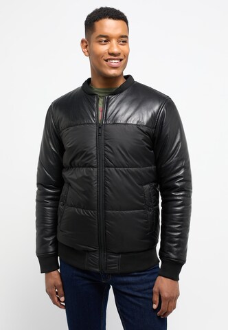 MUSTANG Between-Season Jacket in Black: front