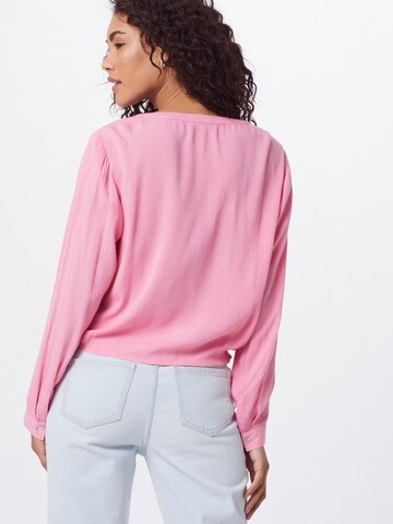 ABOUT YOU Blouse 'Dylane' in Pink