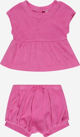 GAP Set in Pink: front