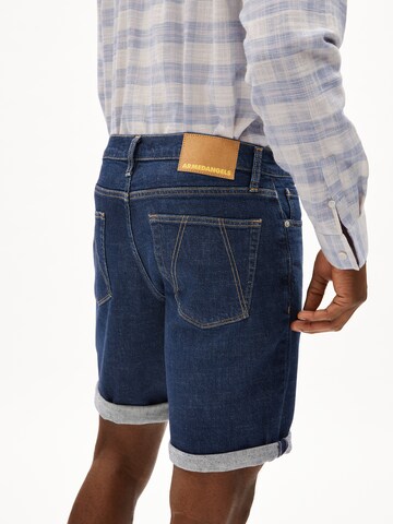 Coupe slim Pantalon ARMEDANGELS en bleu