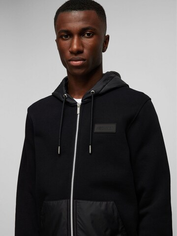 HECHTER PARIS Zip-Up Hoodie in Black