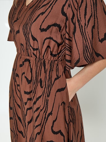 Peppercorn Jurk 'Ozzy' in Bruin