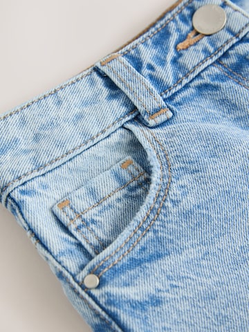 Next Regular Shorts in Blau