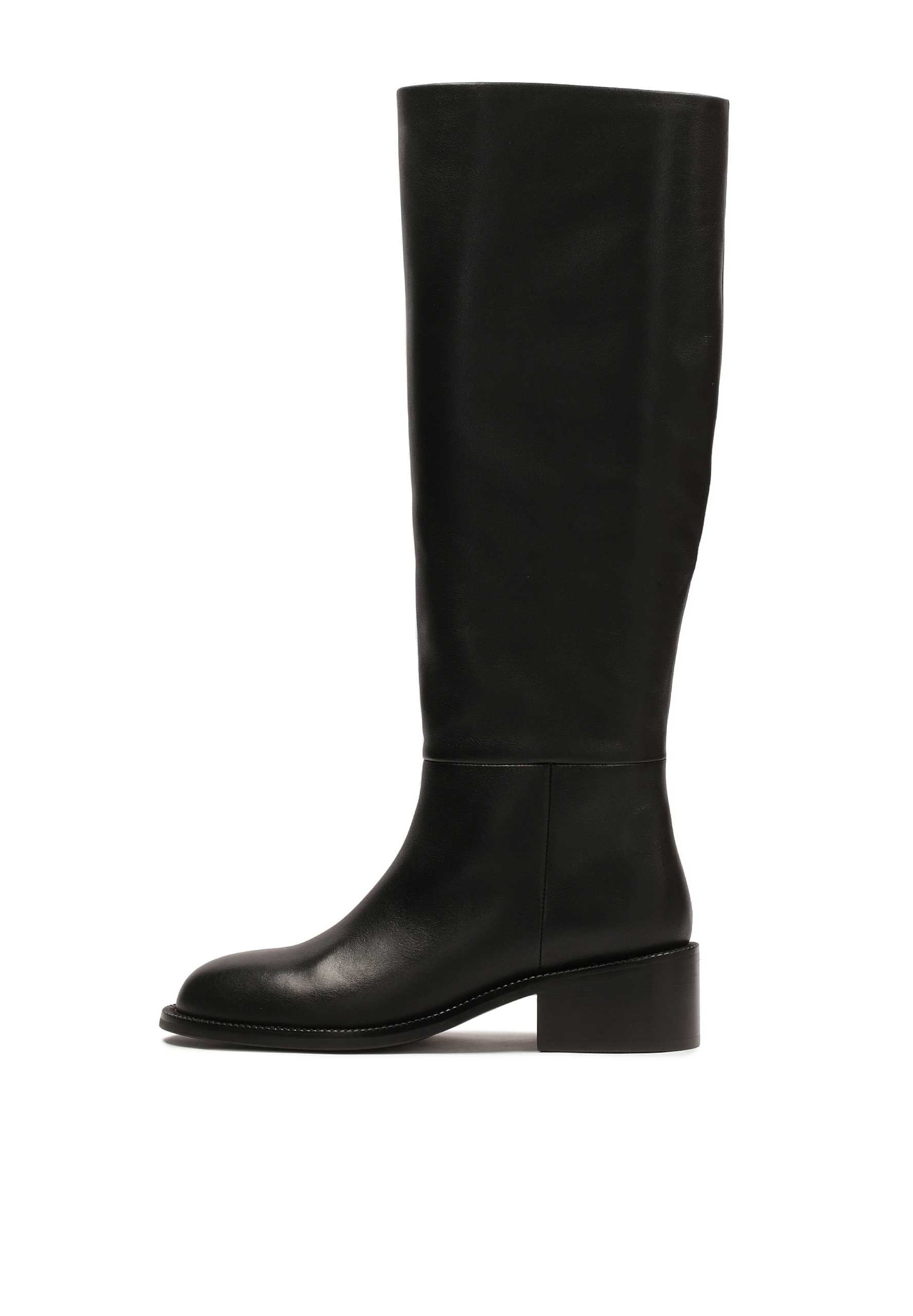Kazar Boot in Black: front