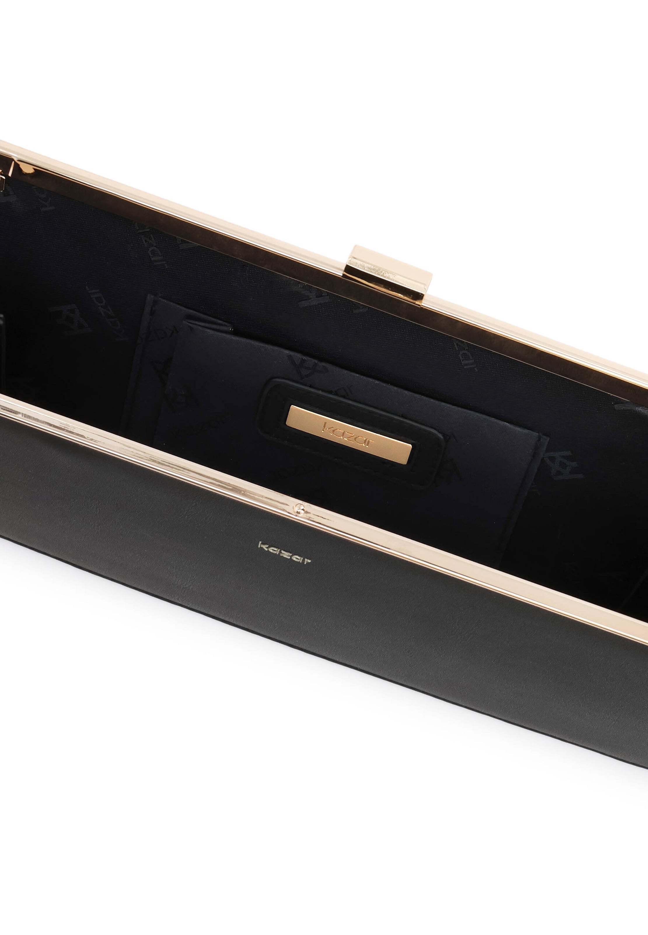 juoda Kazar Delninė