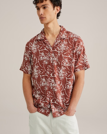 Fit confort Chemise WE Fashion en marron : devant