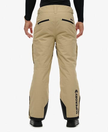 Regular Pantalon fonctionnel Superdry en marron